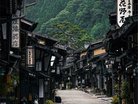 Takayama Old Town — 高山の古い町並み